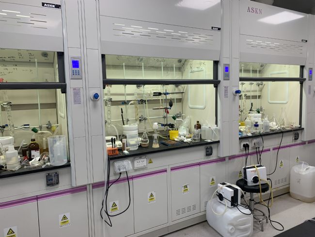 生化實驗室內(nèi)通風柜